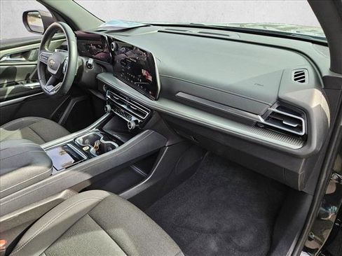 Used 2024 Chevrolet Traverse LT image 20