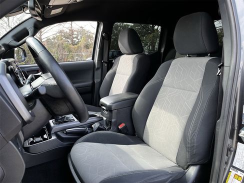 Used 2020 Toyota Tacoma TRD Sport image 22