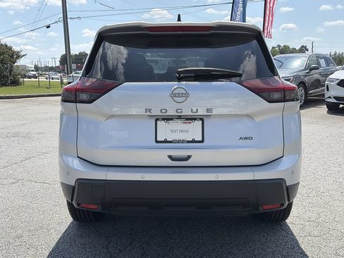 Used 2024 Nissan Rogue S AWD/4WD image 21