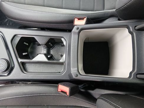 New 2026 Volkswagen Taos SE image 25