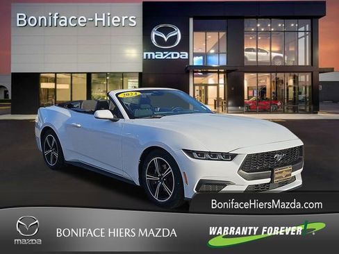 Used 2024 Ford Mustang Convertible image 1