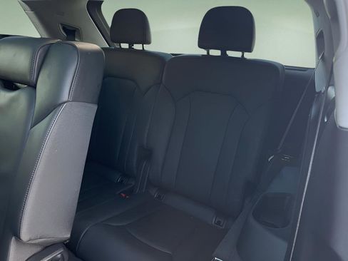 Used 2023 Audi Q7 3.0T Prestige image 32