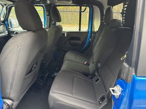 Used 2022 Jeep Gladiator Willys image 10