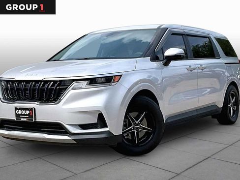 Used 2023 Kia Carnival LX image 1