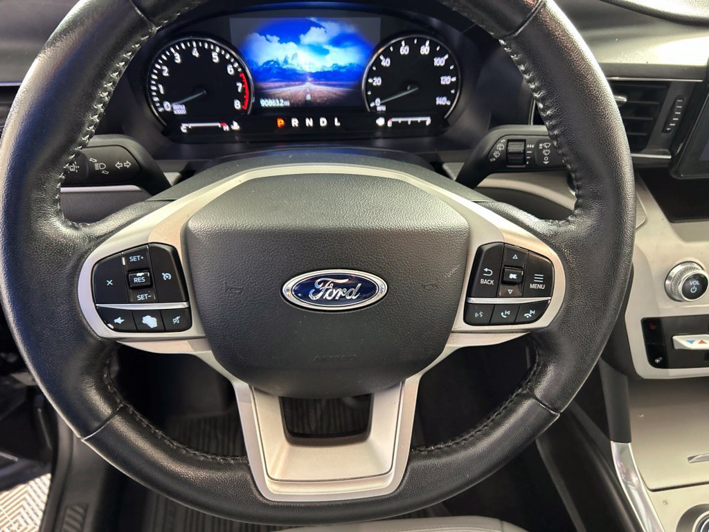 Used 2021 Ford Explorer XLT w/ Equipment Group 202A AWD/4WD image 9