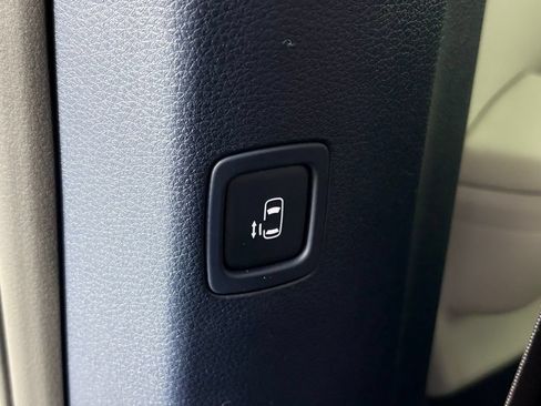 New 2026 Kia Carnival EX FWD image 40