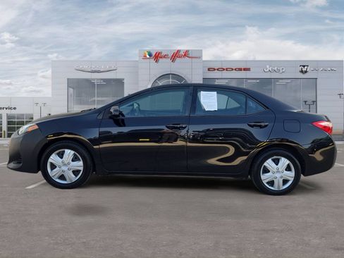 Used 2019 Toyota Corolla LE FWD image 2