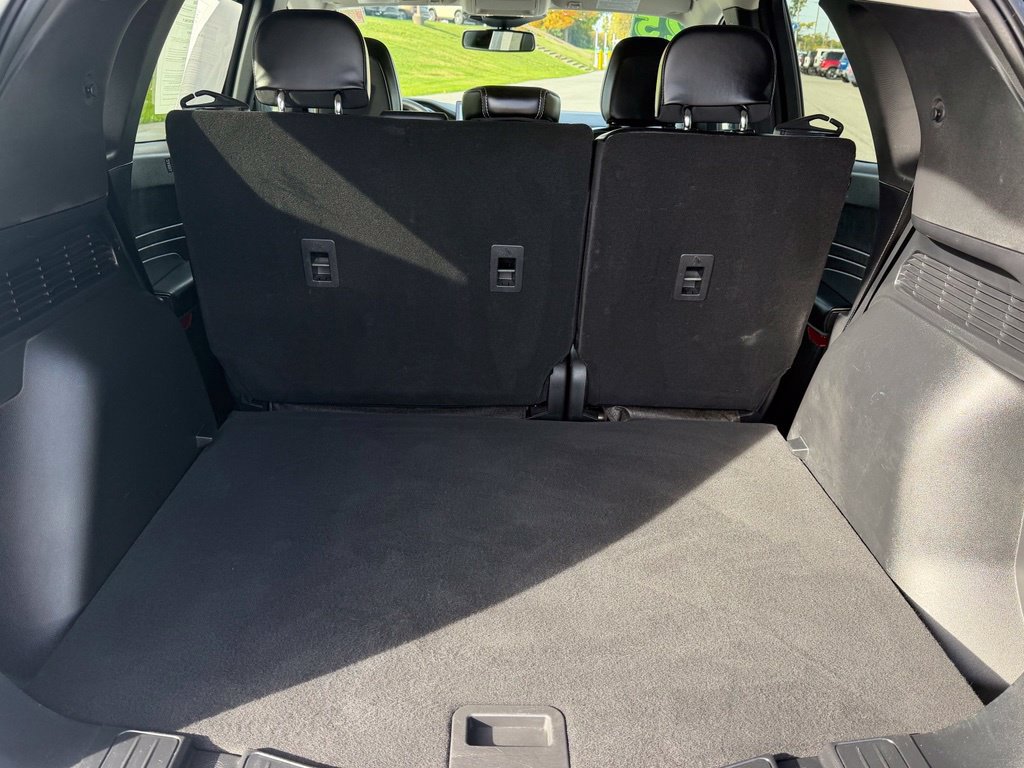 Certified 2025 Ford Escape Platinum AWD/4WD image 39