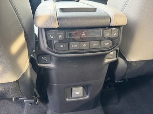 Used 2024 Toyota Grand Highlander AWD Hybrid image 19