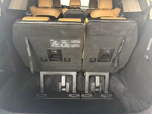 Used 2024 Kia Carnival LX FWD image 34