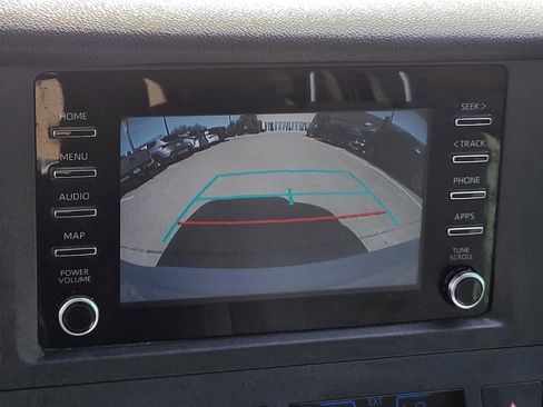 Used 2020 Toyota Sienna L image 22