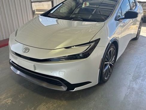 Used 2023 Toyota Prius XLE image 1