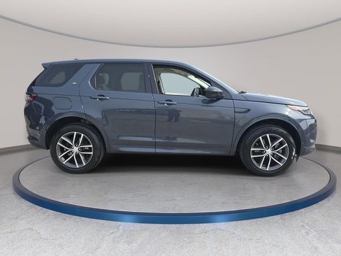 Used 2025 Land Rover Discovery Sport S image 4