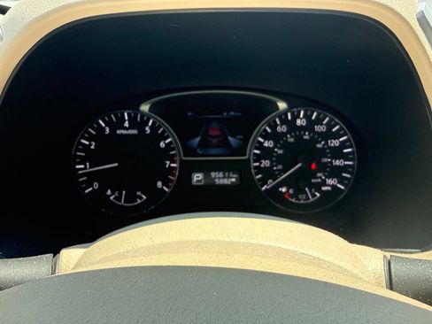 Used 2015 Nissan Pathfinder SL FWD image 7