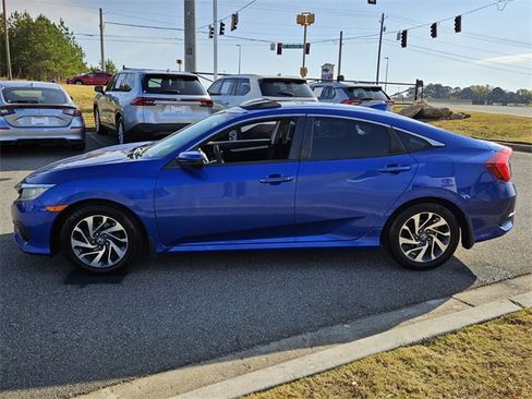 Used 2017 Honda Civic EX image 4