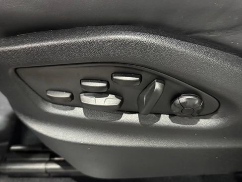 Used 2025 Porsche Cayenne Coupe AWD/4WD image 15