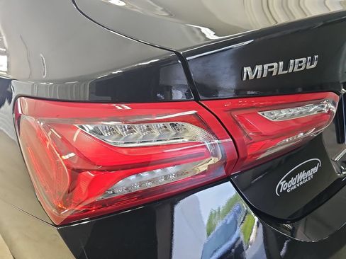 Used 2022 Chevrolet Malibu LT FWD image 39
