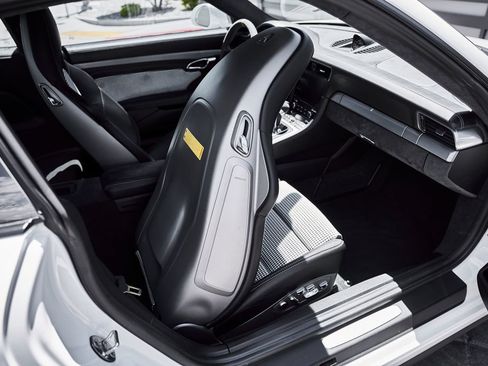 Used 2018 Porsche 911 GT3 RWD image 40