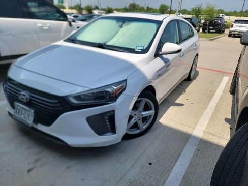 Used 2018 Hyundai Ioniq Limited FWD image 2