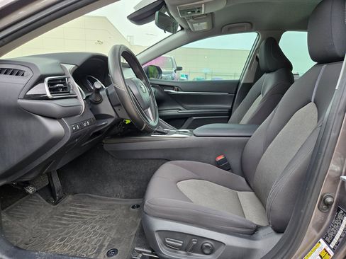 Used 2023 Toyota Camry LE FWD image 9