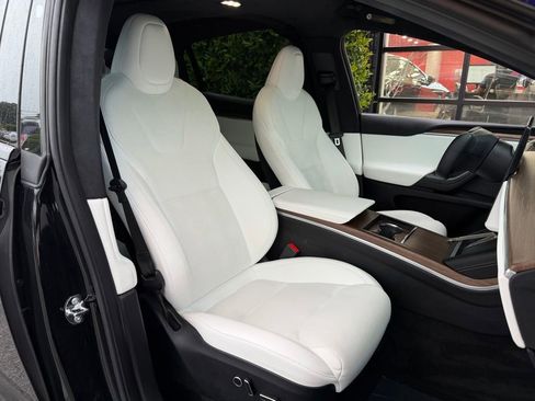 Used 2023 Tesla Model X AWD/4WD image 32