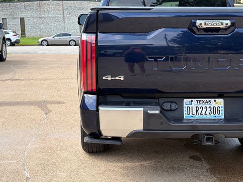 Used 2024 Toyota Tundra Limited AWD/4WD image 11