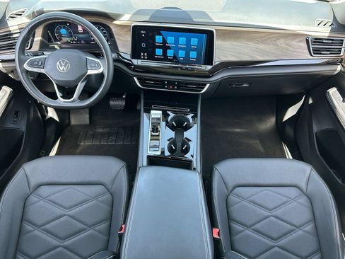 Used 2024 Volkswagen Atlas SE FWD image 21