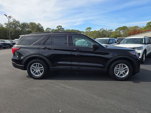 New 2026 Ford Explorer Active w/ Active Comfort Package RWD image 3