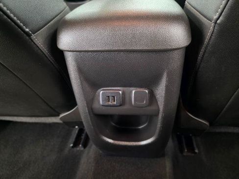 Used 2015 Chevrolet Colorado LT w/ Luxury Package RWD image 38
