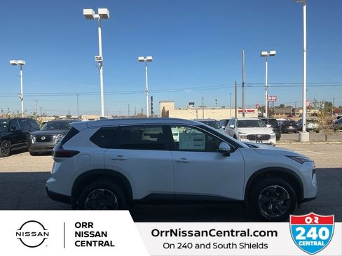 New 2026 Nissan Rogue SV w/ SV Premium Package FWD image 4