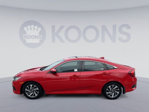 Used 2018 Honda Civic EX image 2