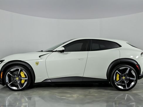 Used 2025 Ferrari Purosangue image 8