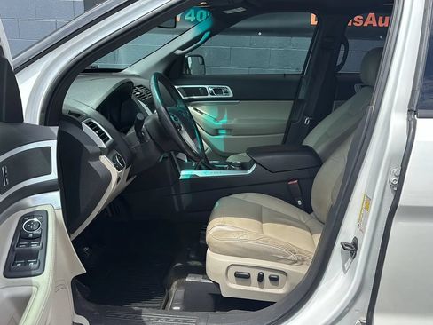 Used 2014 Ford Explorer XLT w/ Equipment Group 202A AWD/4WD image 20