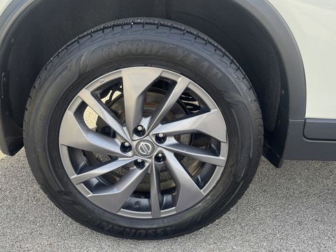 Used 2016 Nissan Rogue SL w/ SL Premium Package image 13