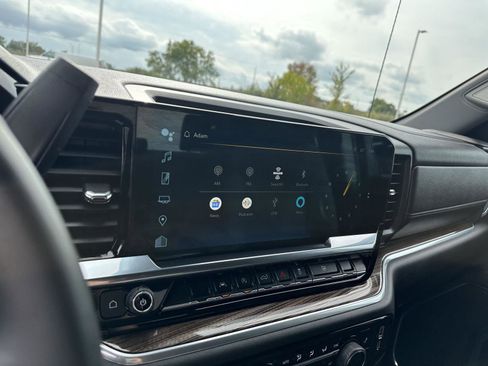 Used 2024 Chevrolet Silverado 1500 LT image 29