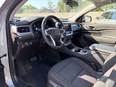 Used 2023 GMC Acadia SLE w/ Elevation Edition FWD image 6