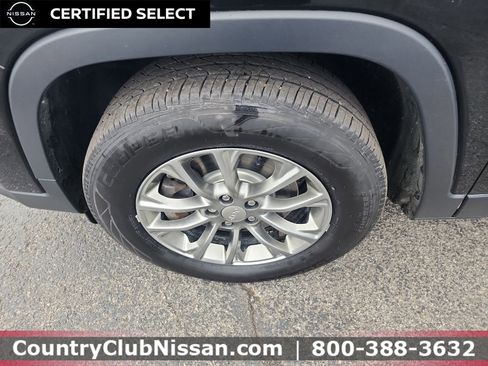 Used 2020 Jeep Cherokee Latitude Plus w/ Cold Weather Group AWD/4WD image 34
