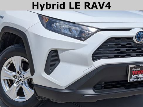 Used 2021 Toyota RAV4 LE AWD/4WD image 3