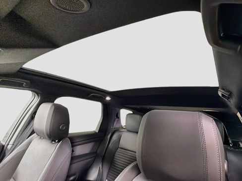 Certified 2025 Land Rover Discovery Sport Dynamic SE AWD/4WD image 9
