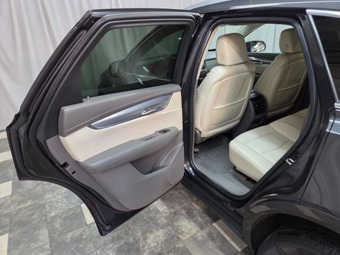 Used 2017 Cadillac XT5 Premium Luxury w/ Advanced Security Package image 13