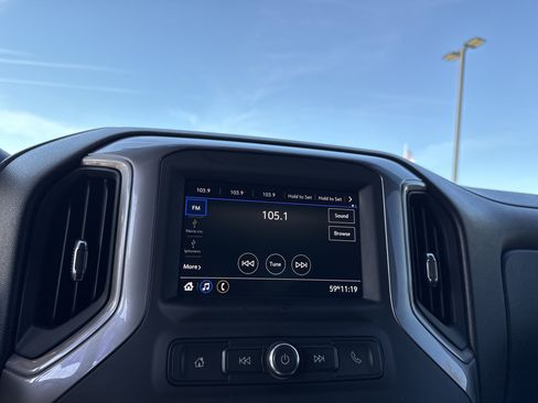 Used 2021 GMC Sierra 2500 4x4 Crew Cab w/ Convenience Package image 21