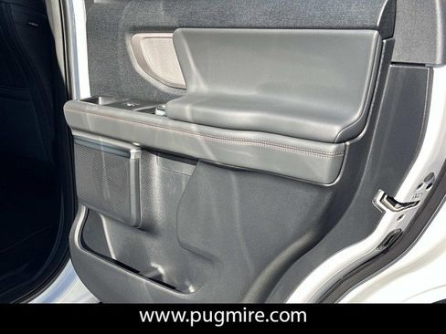 New 2025 Ford Expedition Active image 16