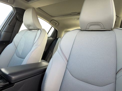 Used 2024 Toyota Prius Limited image 11