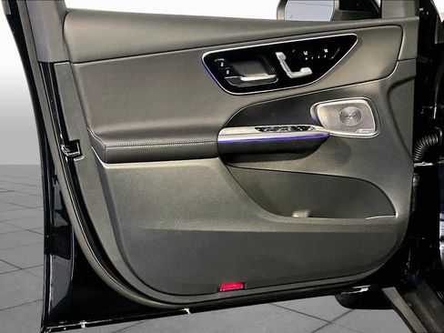 New 2026 Mercedes-Benz GLC 300 4MATIC image 11