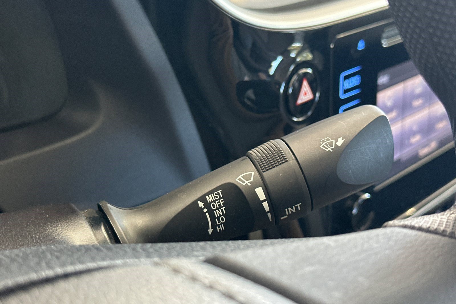 Used 2019 Toyota Corolla LE FWD image 31