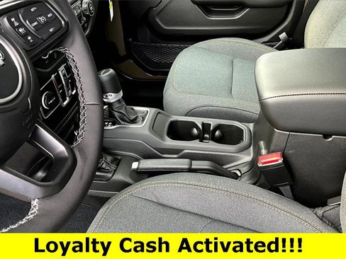 New 2025 Jeep Gladiator Sport image 17