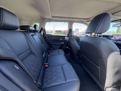New 2026 Nissan Rogue Platinum w/ Platinum Premium Package AWD/4WD image 17