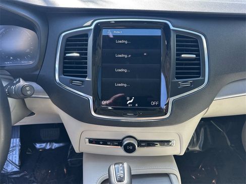 Used 2021 Volvo XC90 T5 Momentum w/ Protection Package Premier image 15