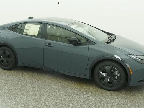 New 2026 Toyota Prius Plug-In Hybrid FWD image 23