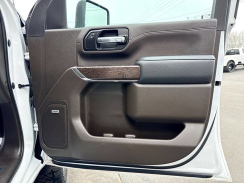 Used 2023 GMC Sierra 3500 Denali image 37
